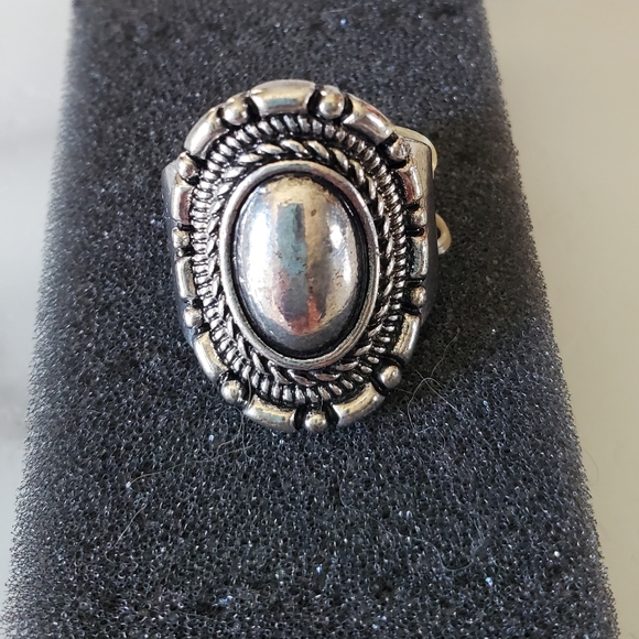 Antique Silver Tone Stretch Band Ring Oval Shape 💥3 for $24💥 - Picture 4 of 17